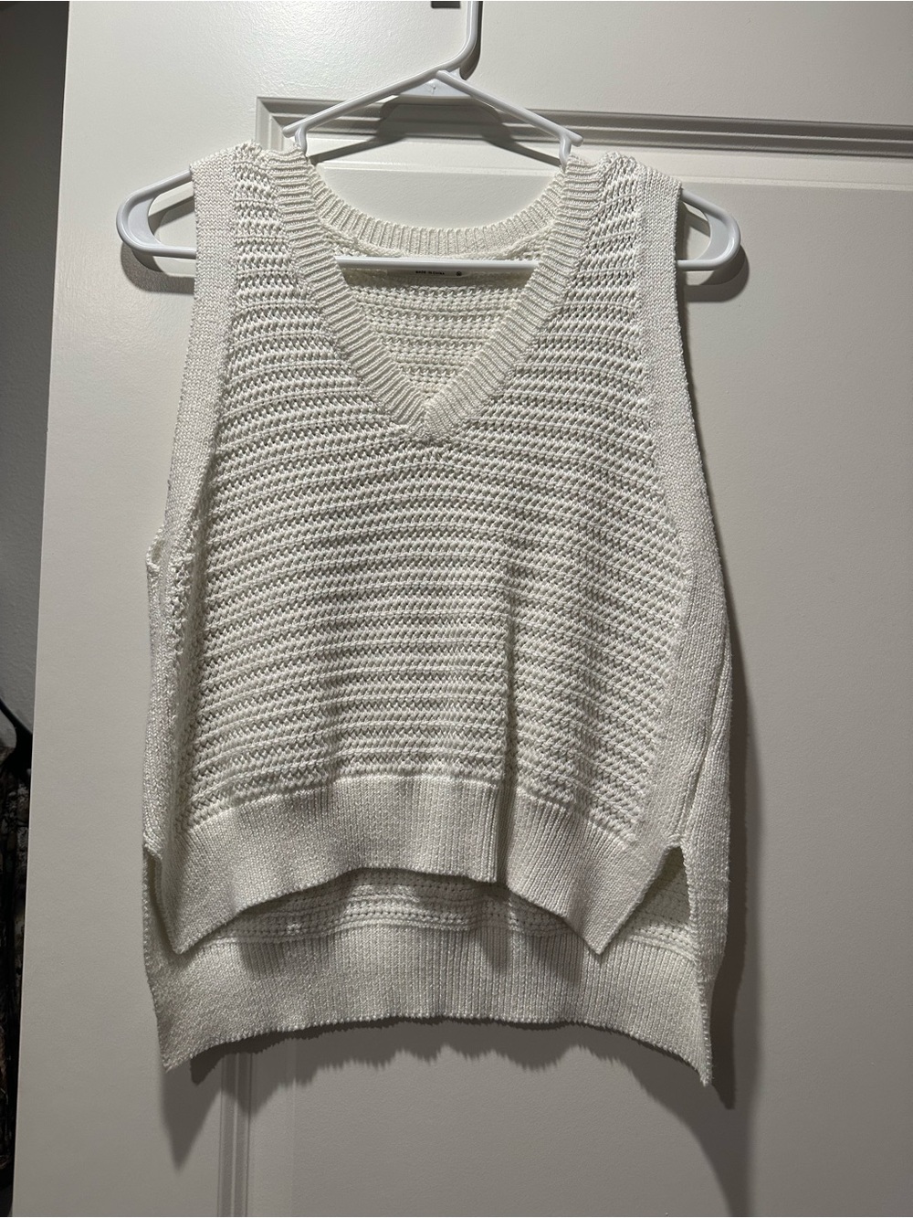 Final Touch Cream V-Neck Knit Sweater Vest